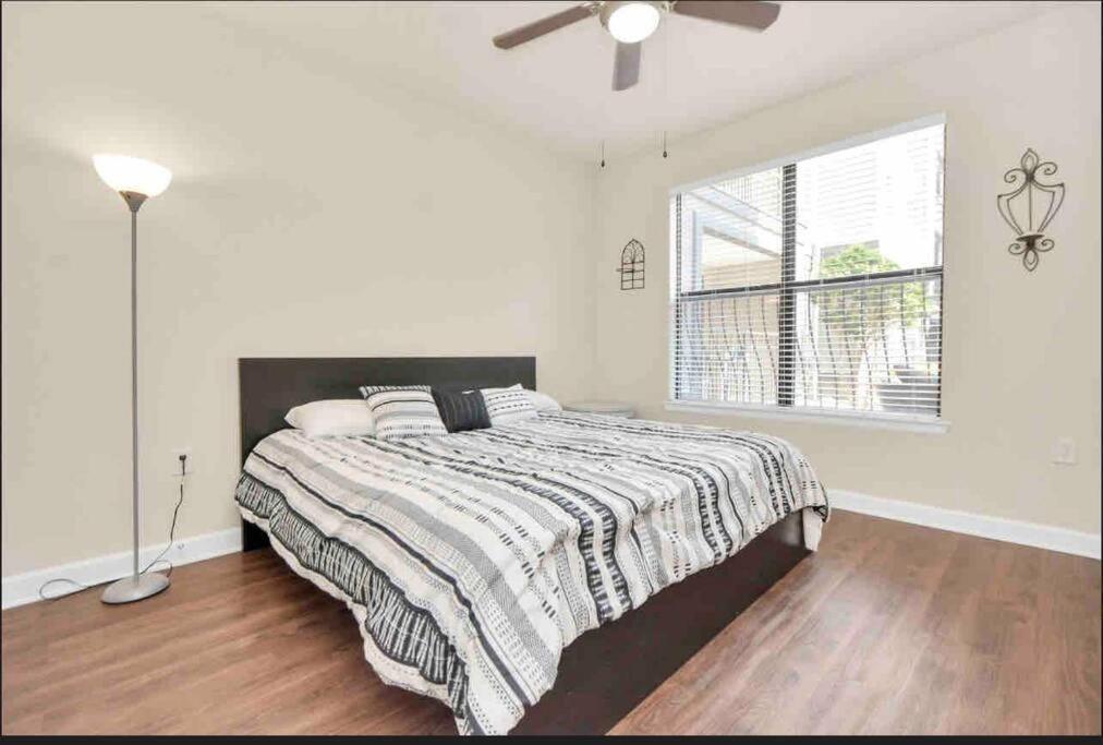Luxury 1Bedroom/Pool View/ Galleria w/Study Desk Houston Zewnętrze zdjęcie