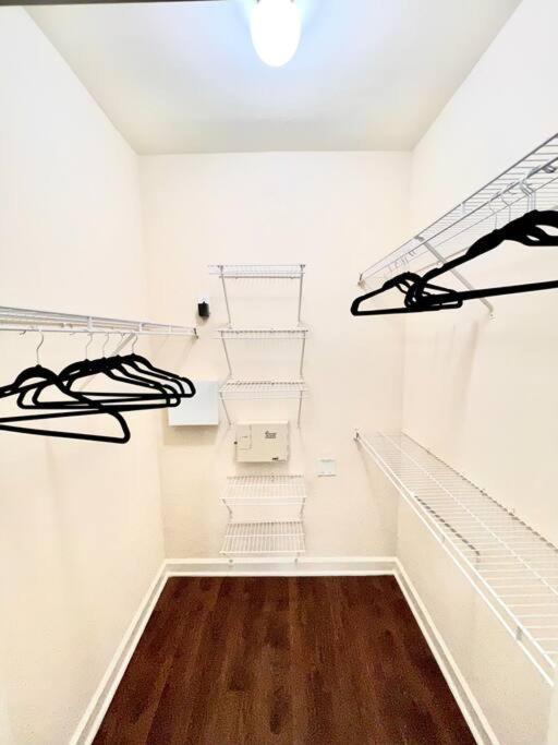 Luxury 1Bedroom/Pool View/ Galleria w/Study Desk Houston Zewnętrze zdjęcie